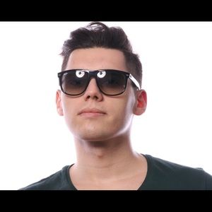 RAY-BAN RB4147 SUNGLASSES